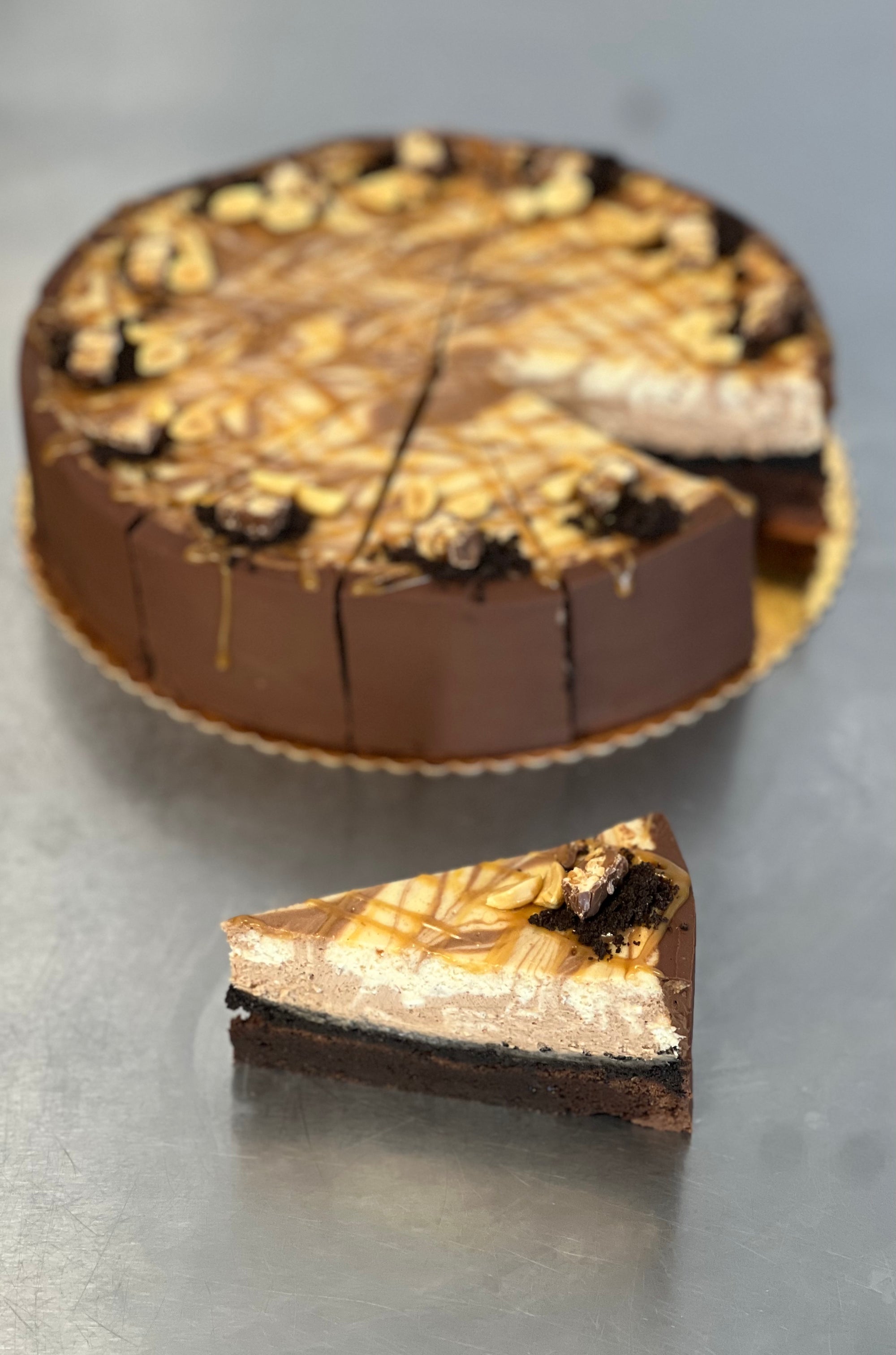 Snicker Brownie Cheesecake