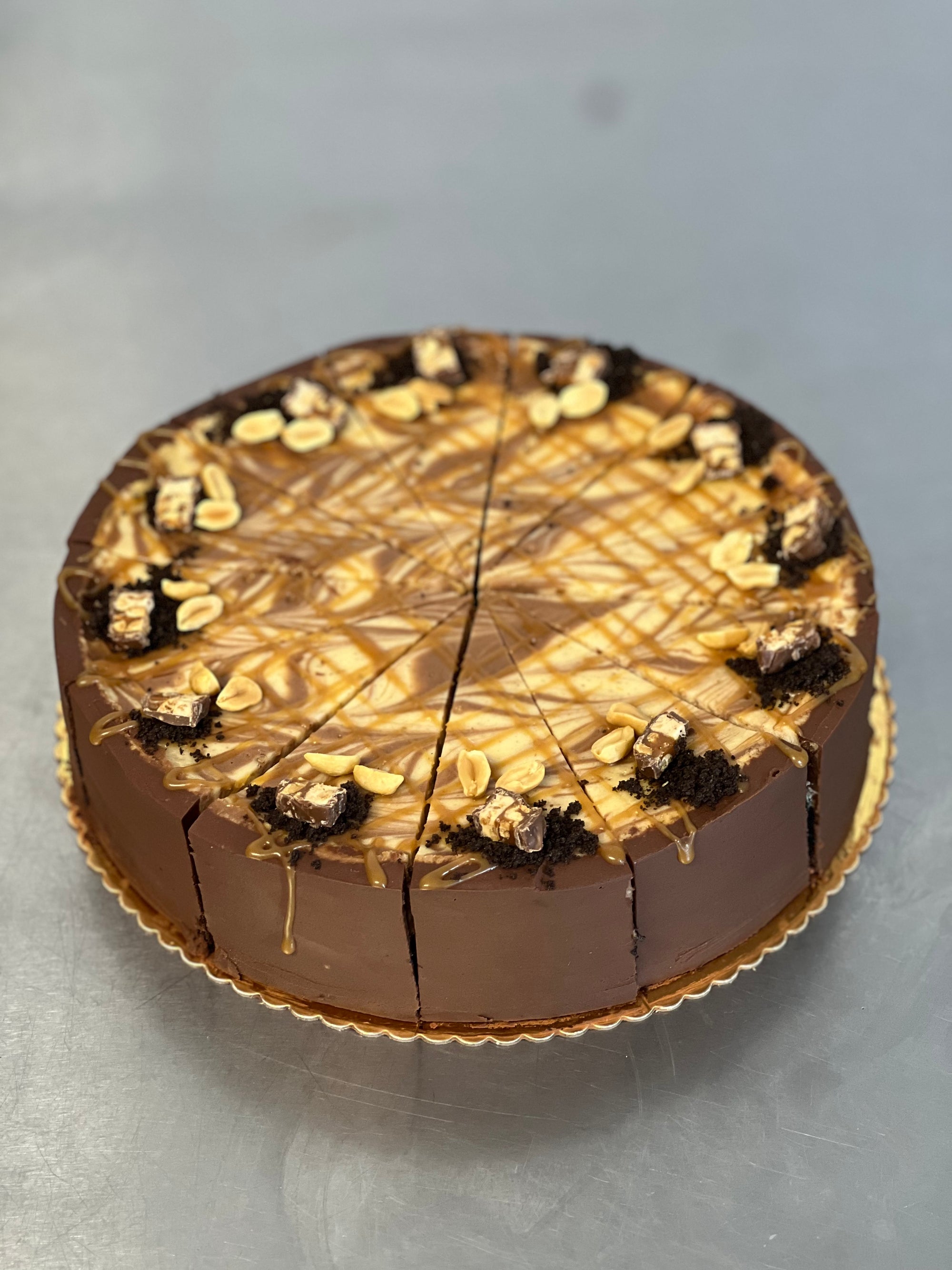 Snicker Brownie Cheesecake